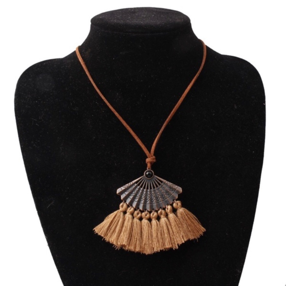 NEW! Boho Faux Suede Fan Tassel Necklace